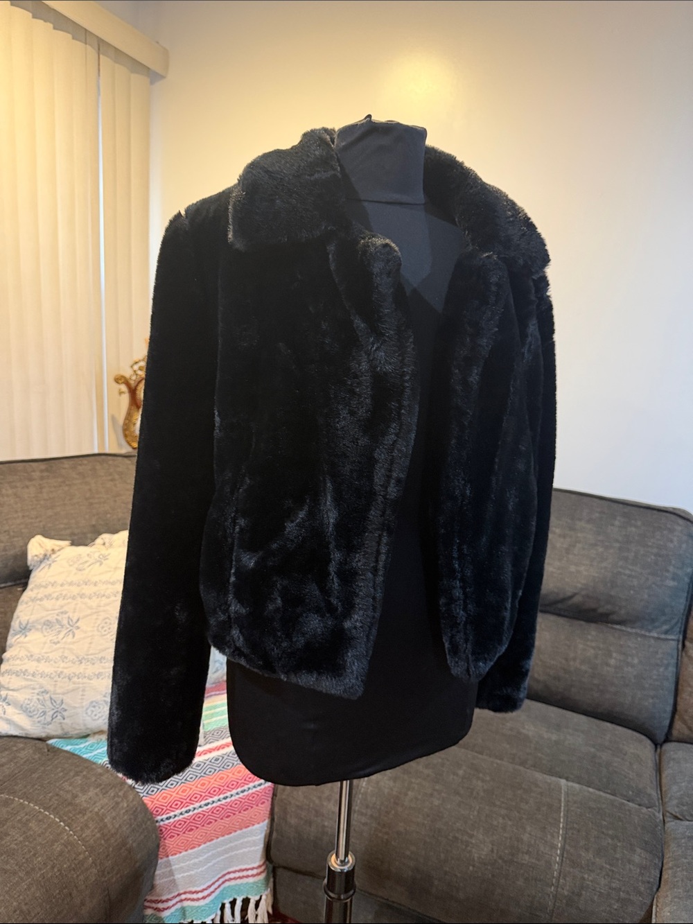 NWOT Blank NYC Faux Fur Jacket in Black Size Large very soft